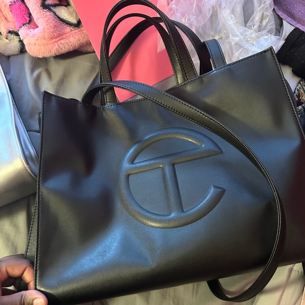 Medium black Telfar